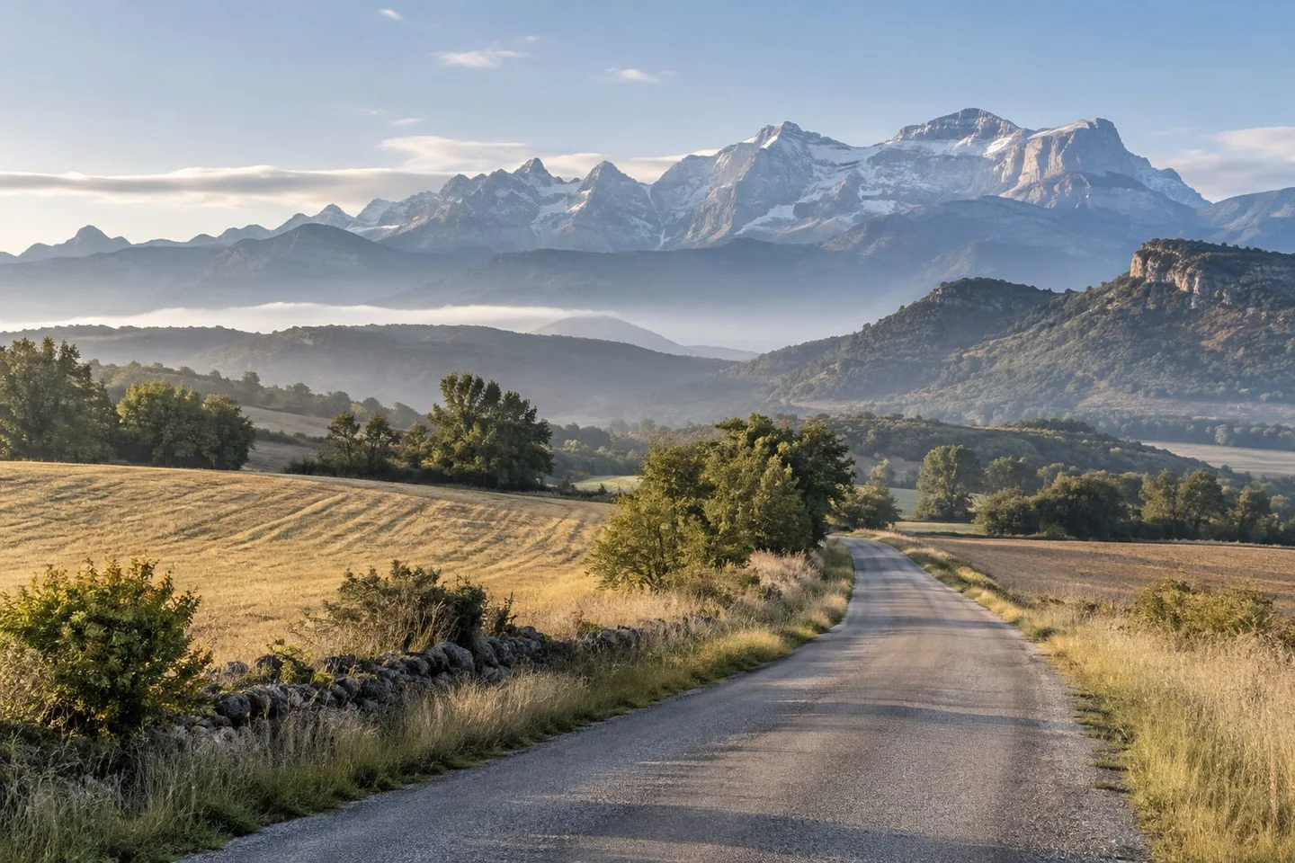 Paisaje y carretera, imagen ilustrativa de desplazamientos por la región